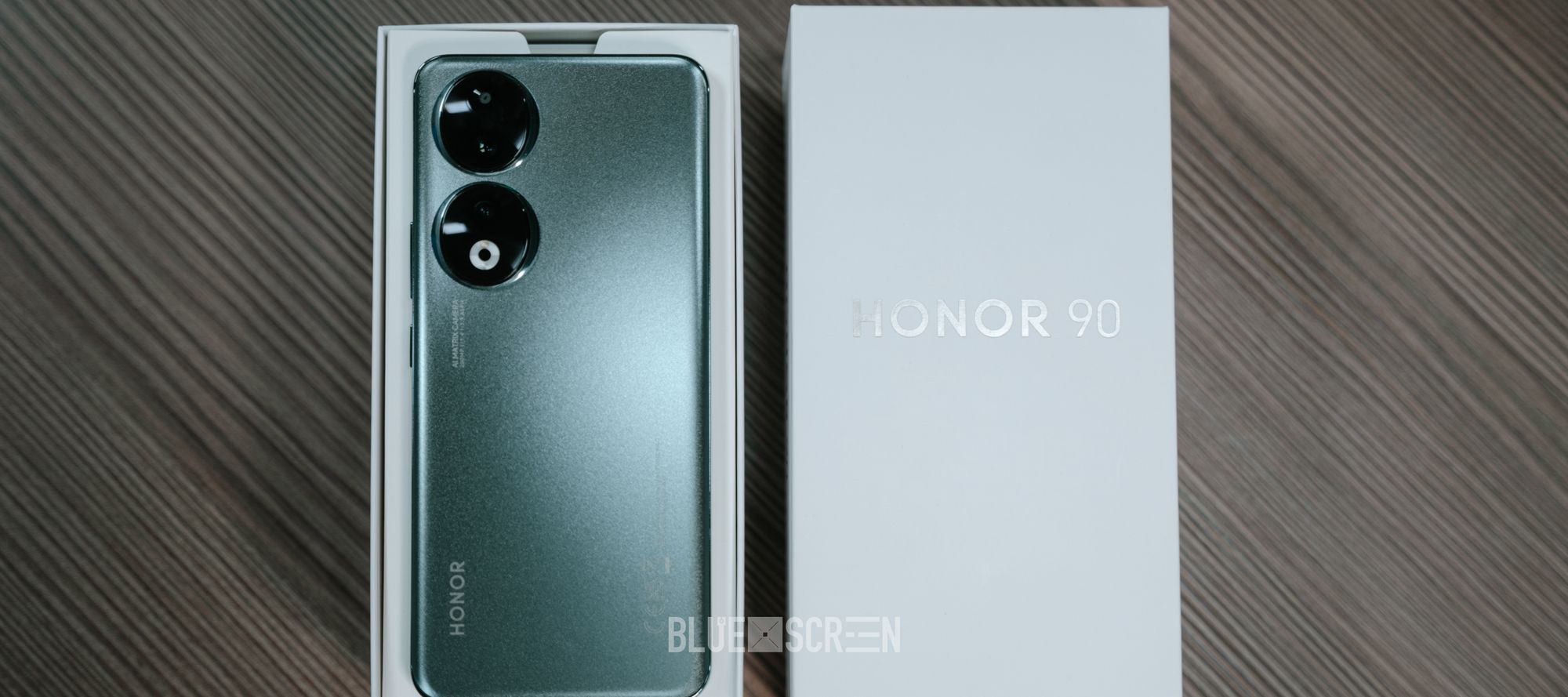 Обзор на HONOR 90. Камера 200 МП и флагманский дизайн