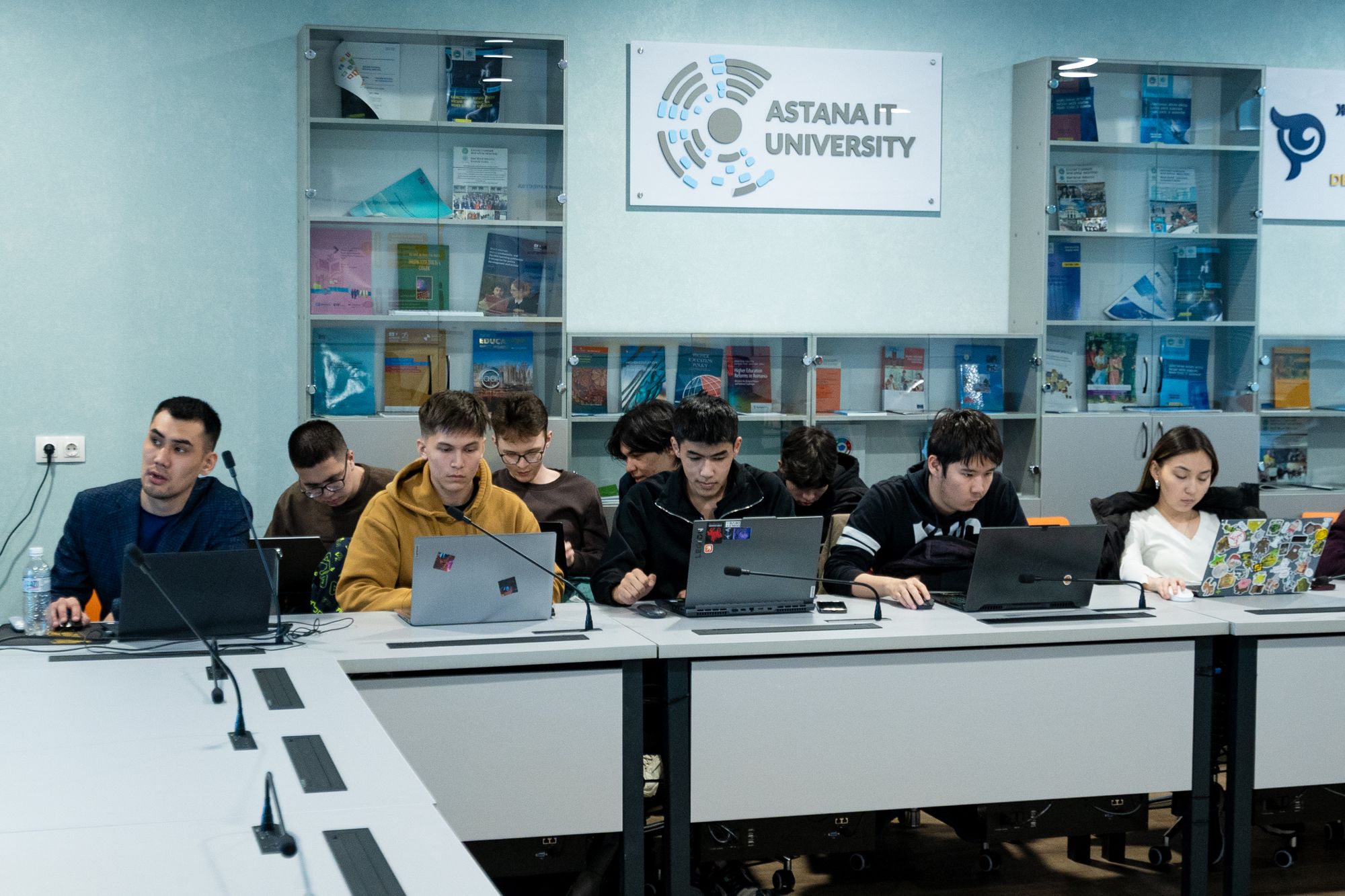 Воркшопы ICCSDFAI 2025: практика, хакерский азарт и реальные кейсы