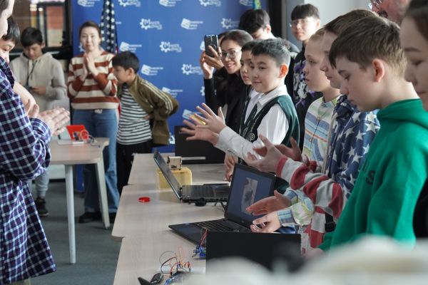 В Казахстане завершилась программа подготовки учителей STEM