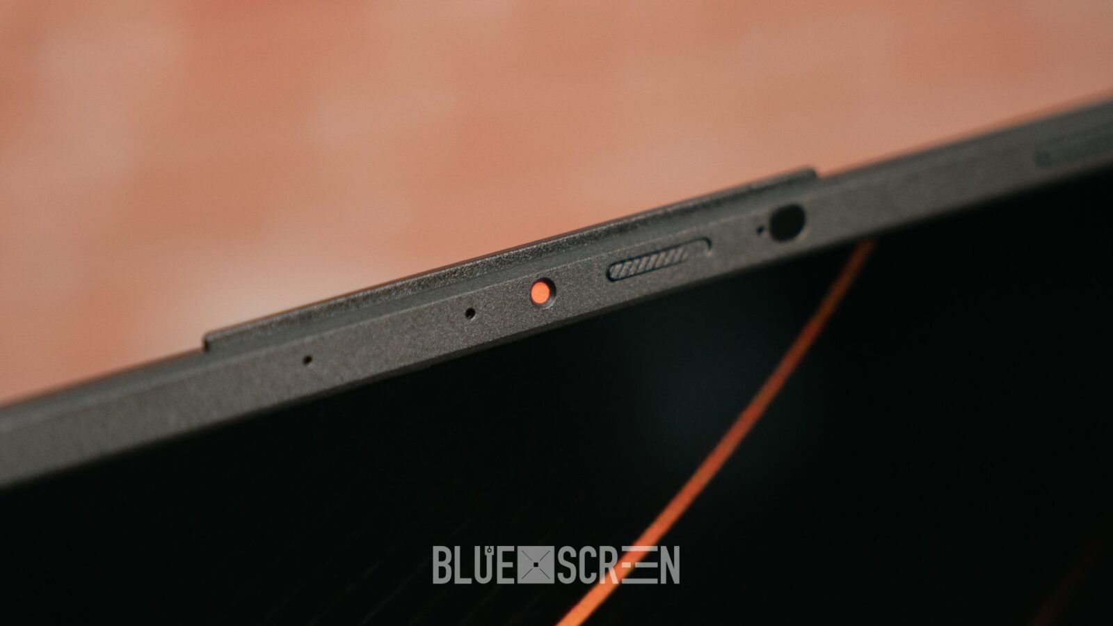  Камера в Vivobook S 15 OLED