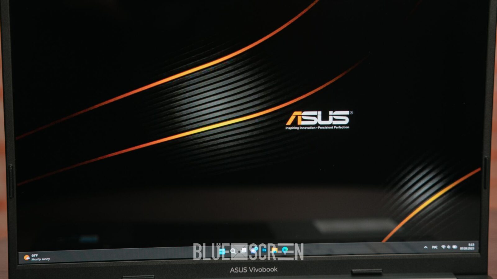  Дисплей в Vivobook S 15 OLED